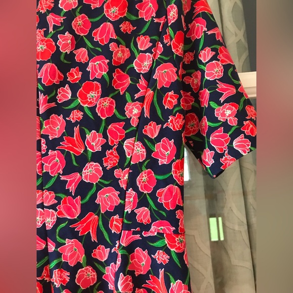 Lands’ End size 4 women’s navy blue dress, red tulips and flowers, pockets! NWOT - Picture 8 of 14
